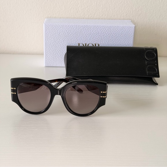 Dior Accessories - New! Dior Black Sunglasses, DiorSignature R2I 20F1, Authentic